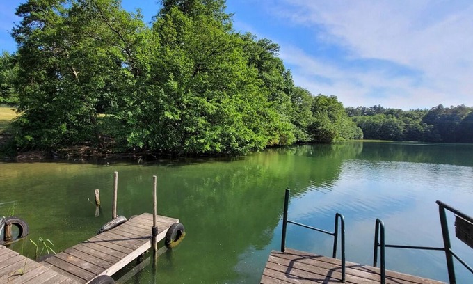 Lychen Apartment | Idyllically situated forester's lodge by the lake in the middle of nature, Hasewohnung