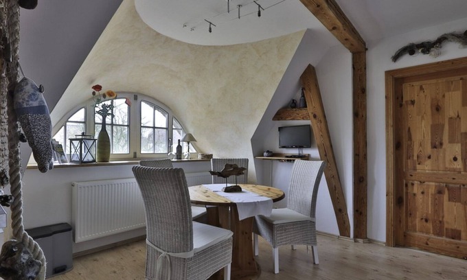 Pepelow Apartment | Idyllische Fewo mit Blick auf den Ortskern mit Reetgedeckten Büttnerhäusern