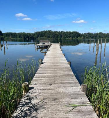 Bosau Apartment | Idyllische Wohnung mit Terrasse und Seezugang