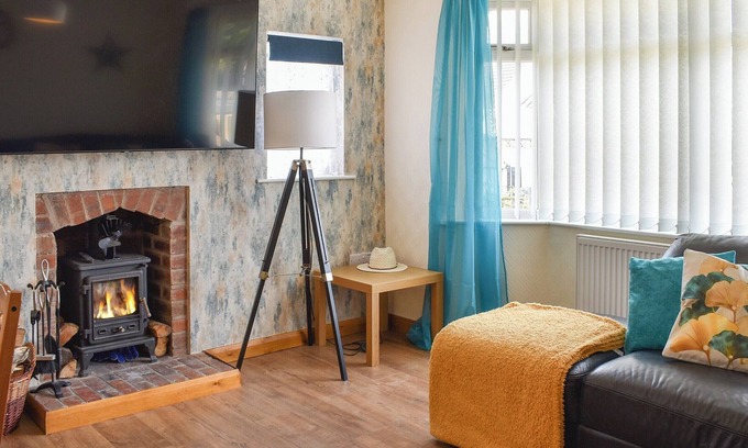 Kinmel Bay Cottage | If your looking for a seaside break, where better than this lovely, homely cottage.