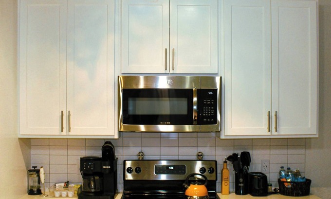 Downtown San Antonio Apartment | IG-Worthy Fiesta DT Retreat hotel Apt with free Parking and Pets Allowed