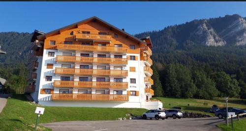 Thollon-les-Memises Apartment | igloo ski in ski out