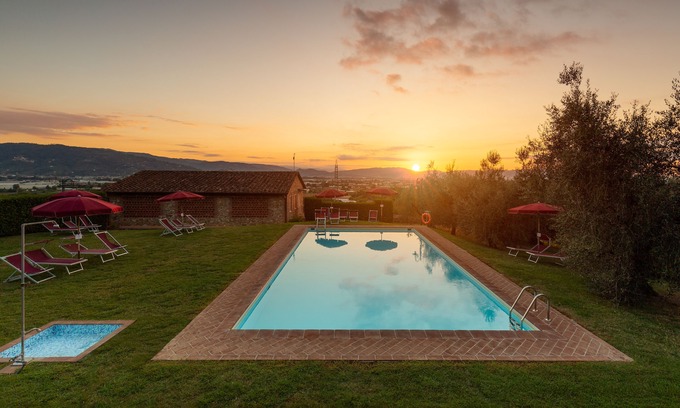 Montecarlo House | Il Cavaliere - tuscan farmhouse with pool on the wine road of Montecarlo-Lucca