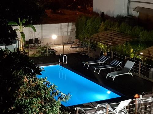 Castromediano House | Il Giardino Di Flora con Piscina & Jacuzzi