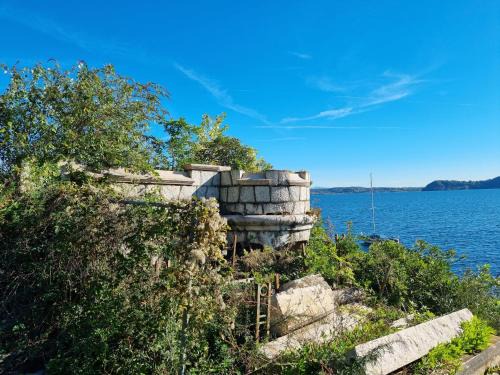 Lesa House | Il Grifo Guest House