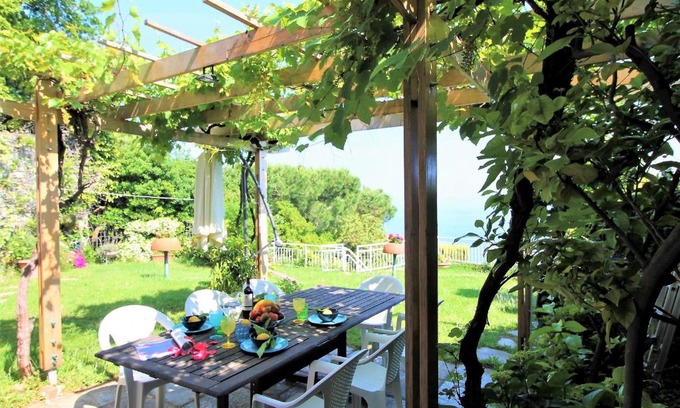 Arenzano Apartment | Il Paradiso in Pineta by Holiday World