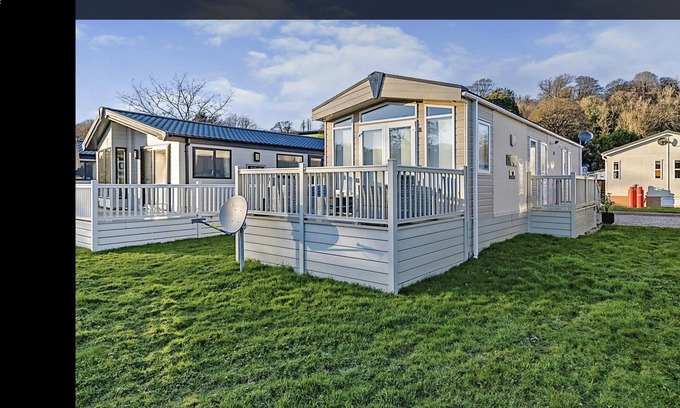 St Austell Cabin | Immaculate 2-Bed Lodge in Nr Mevagissey