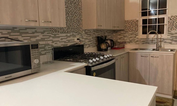 Discovery Bay House | Immaculate 2-bed House in Discovery Bay