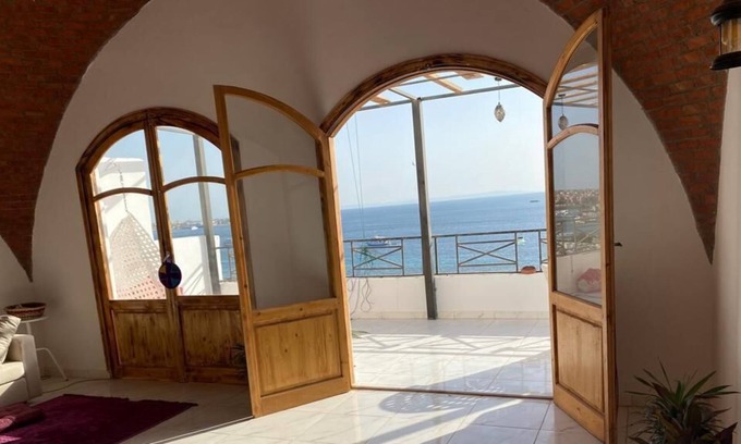 Sheraton Road -Sakkala Apartment | Immaculate 3-bed Apartment sea View