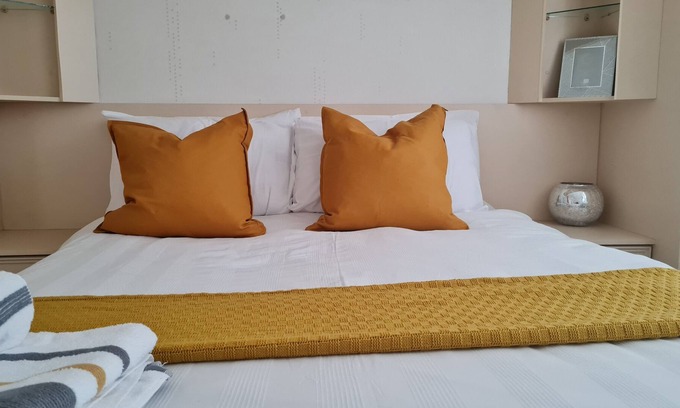 Bolton House | Immaculate 3-Bed House with free parking in Bolton