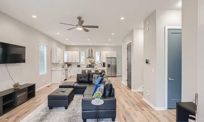 Pittsburgh House | Immaculate Atlanta Haven