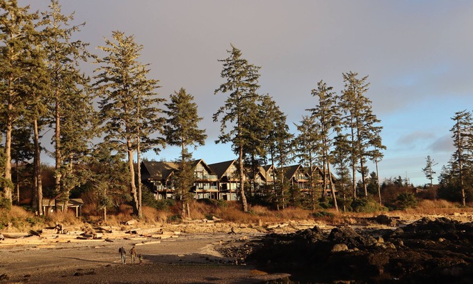 Ucluelet Condo | Immaculate deluxe oceanfront condo in beautiful Ucluelet
