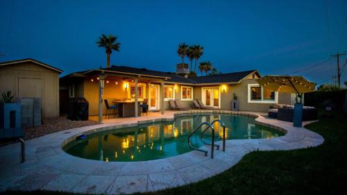 South Scottsdale House | Immaculate Home Near Old Town Scottsdale and ASU!