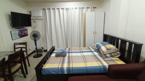 Moonwalk Apartment | Impeccable 1-Bed Studio in Paranaque City