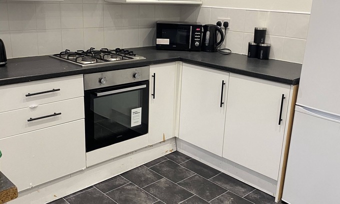 Anfield House | Impeccable 2-bed House in Liverpool