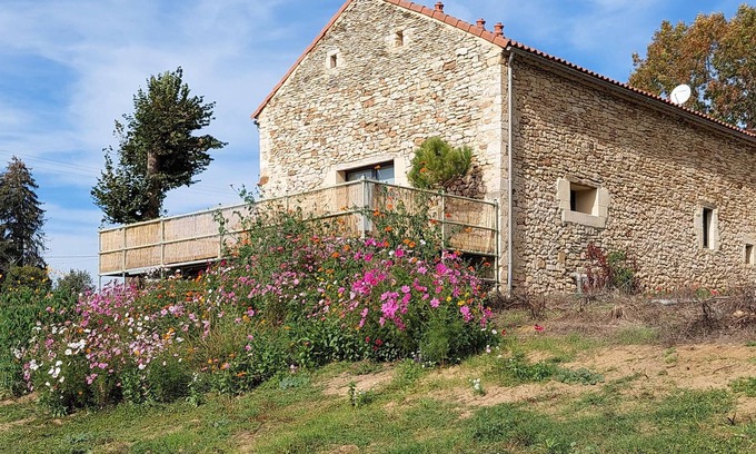 Loubejac House | In a rural location, this tasteful stone house welcomes you.