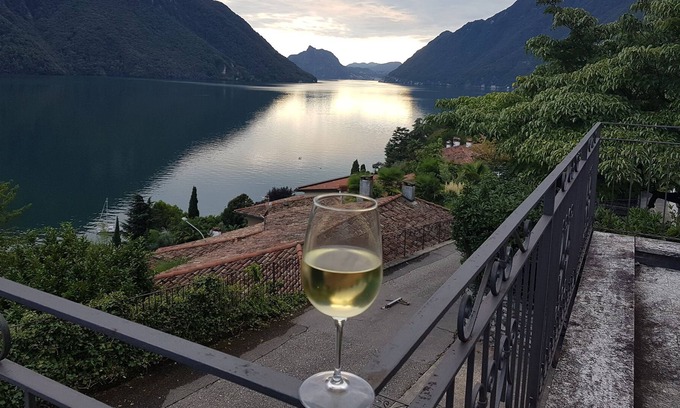 Cressogno Apartment | In a wonderful hiking area: vacation apartment with pool and lake access