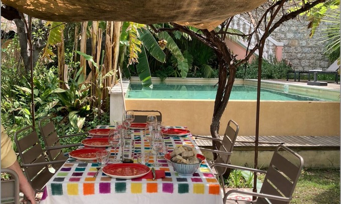 Mantega Bed & Breakfast | In pretty Nice townhouse near the Libé garden swimming pool sauna 2 bedrooms