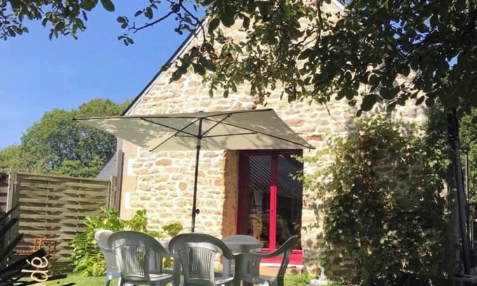 Plomeur House | In the countryside, beaches just a few minutes away.