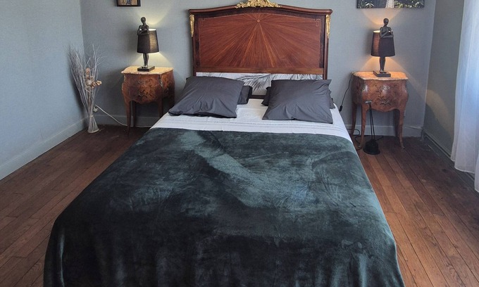 Salignac-Eyvignes Bed & Breakfast | In the Périgord Noir, bed and breakfast with swimming pool in a charming village