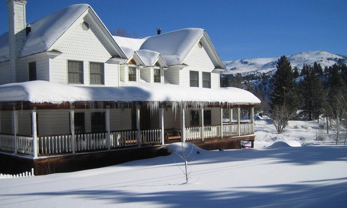 Markleeville House | In the quaint town of Markleeville. Close to Tahoe, Kirkwood, & Heavenly
