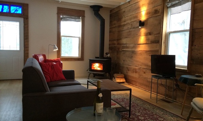 Kincardine House | In-Town Cottage Near the Beach!