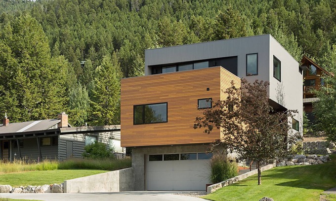 Jackson Villa | In town living at its finest in this multi-level, newly constructed home