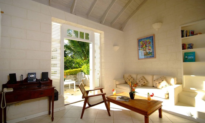 Silver Sands Apartment | Inchcape Seaside Villas right on Silver Sands Beach - Seaside Cottage A