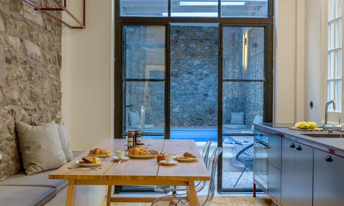 Plaka Apartment | Incomparable Plaka s Lux 2bdrm Apt w Pvt Heated Pool