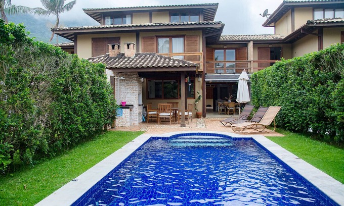 Guaeca House | Incrível casa pé na areia com Wi-Fi em Guaecá/SP