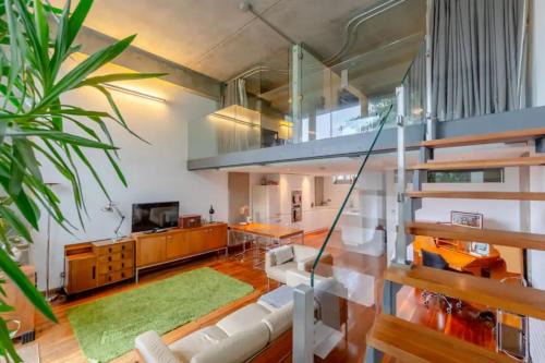 Haggerston Apartment | Incredible 2BD Loft by Regents Canal - Haggerston
