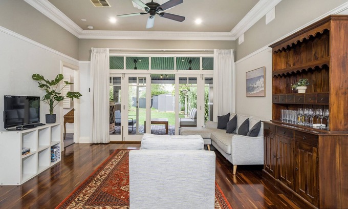 Kensington House | Incredible 3-Bed Renovated Home with Huge Garden