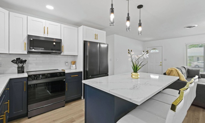 Jupiter House | Incredible 4-bedroom home in Tequesta FL with AC, WiFi and absolute comfort.