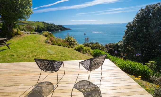 Kaiteriteri House | Incredible Bay Views - Kaiteriteri Bach