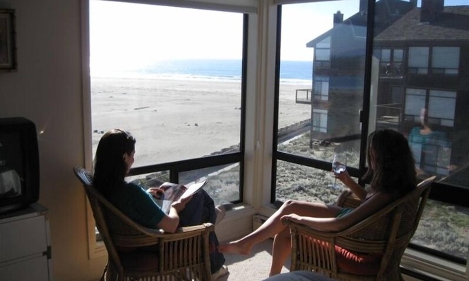Watsonville Condo | Incredible Beachfront 4 Bedroom Getaway