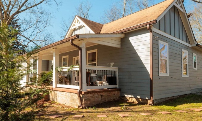 Lithonia House | Incredible King Bed Room Private Entry Bathroom
