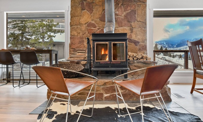 Highland Estates House | Incredible Views, 2 Gourmet kitchens + Living Spaces! Park City Mountain View 6250