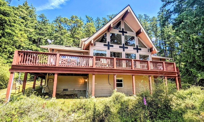 Eastsound Villa | Incredible Views | 3bd Villa/Ping pong, Garden, 1 mile from Beach!