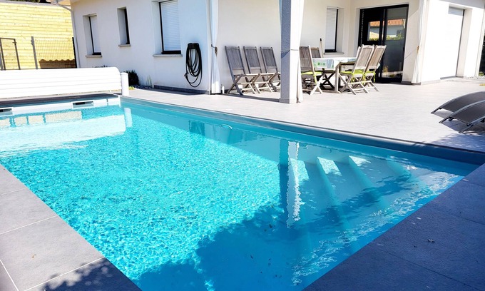 Saubion House | Ind. house Air-conditioned with heated pool, 3-star rating π