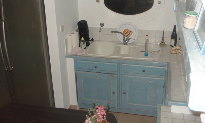 Morieres-les-Avignon Villa | independent apartment in villa