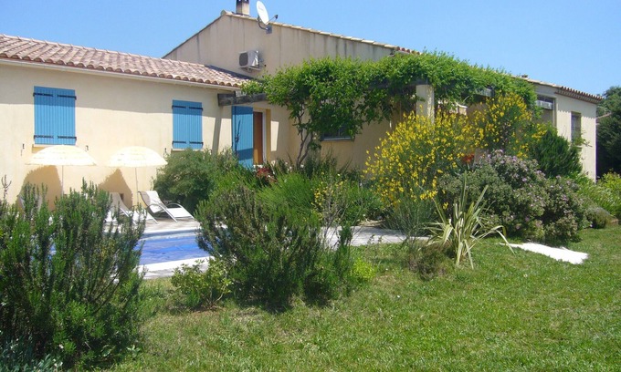 Argilliers Apartment | Independent apartment in a villa Uzès Pont du Gard
