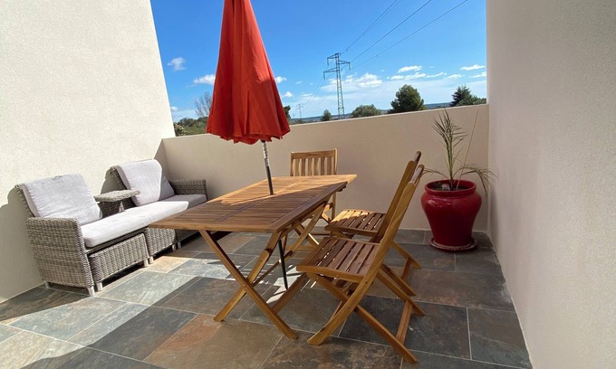 Tourbes House | INDEPENDENT T2 WITH TERRACE AND SWIMMINGPOOL ACCESS 20 Mn FROM THE BEACHES