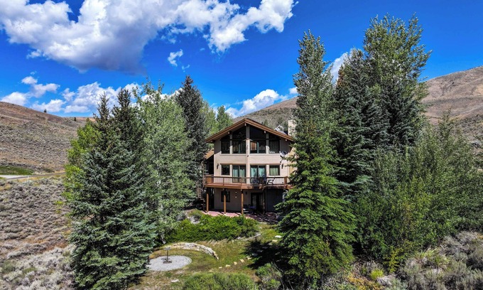 Hailey House | Indian Creek Hideaway: Private, Scenic, and Serene Retreat