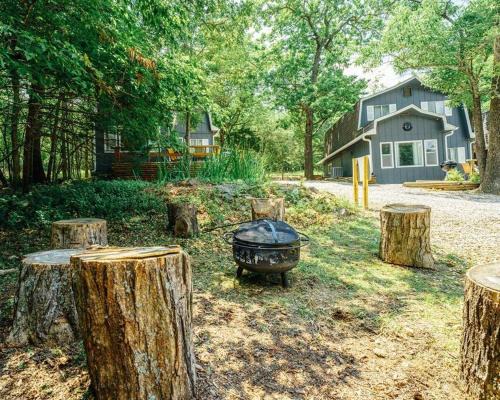 Indian Point Ski Chalet | Indian Point Villa#5 at Tribesman Resort on Table Rock Lake near Silver Dollar City, Branson