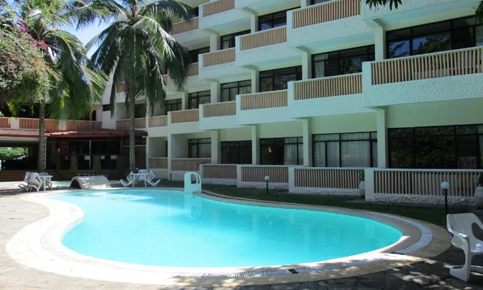 Mombasa Hotel | Indiana Beach Apartments