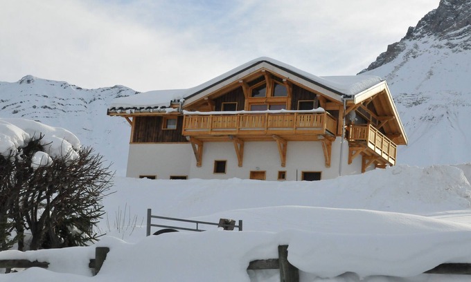 Albiez-le-Vieux Ski Chalet | INDIVIDUAL CHALET 10 PEOPLE ALBIEZ MONTROND FAMILY VILLAGE STATION 1. 600