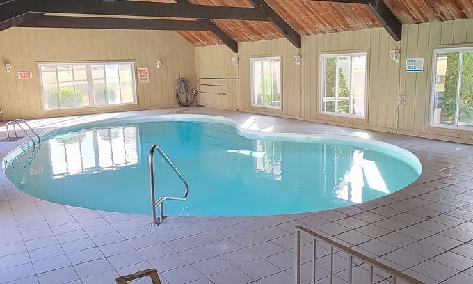 Winchester House | Indoor Pool, Hot Tub, Fireplaces, Golf, Park-like setting. Family Reunion Place!