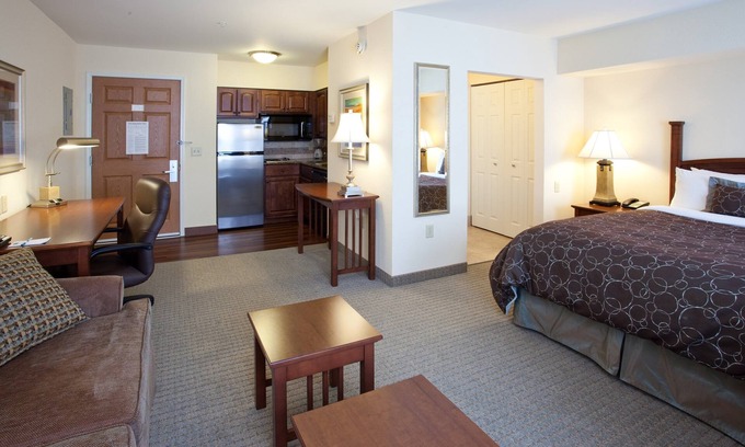 Great Falls Condo | Indoor Pool & Hot Tub. Free Breakfast. Walk Along Missouri River.
