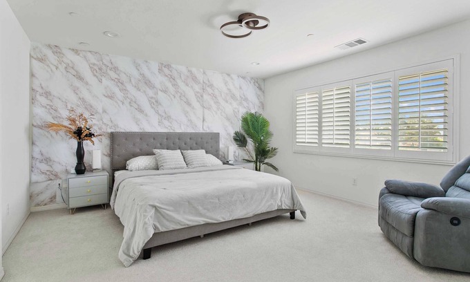 Fontana House | Indulge in Comfort at The Luxurious Haven on Curry Place - Unforgettable #41793