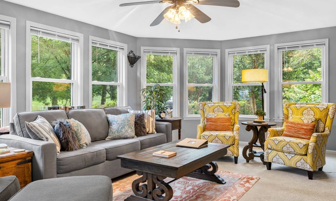 Crieve Hall House | Indulge in Southern Hospitality at the Whitehouse